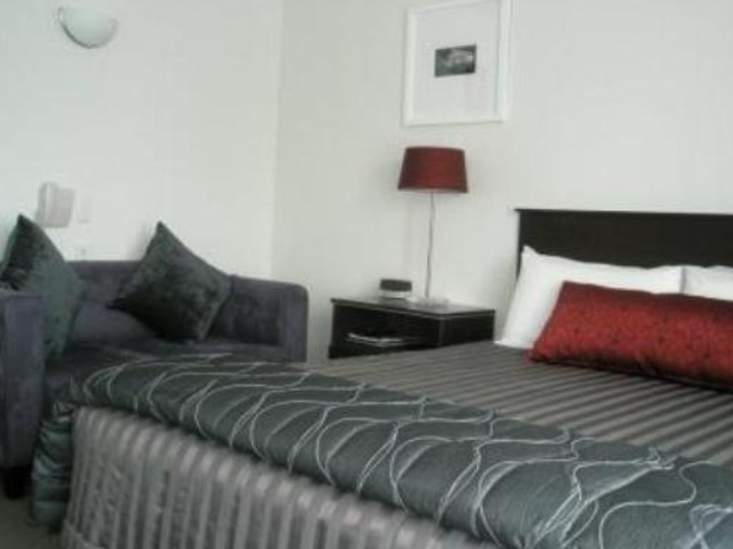 83 By The Sea Motor Lodge Lower Hutt Bagian luar foto